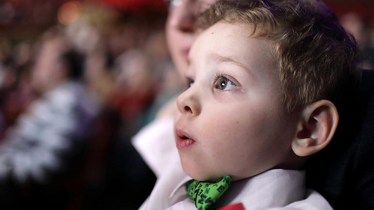 A mesmerized munchkin—that's theater for you!